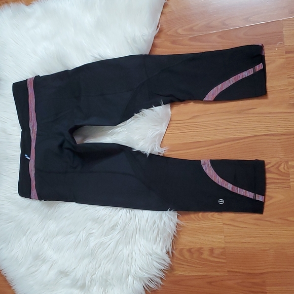 Lululemon athletica cropped leggings 6 - Picture 2 of 5